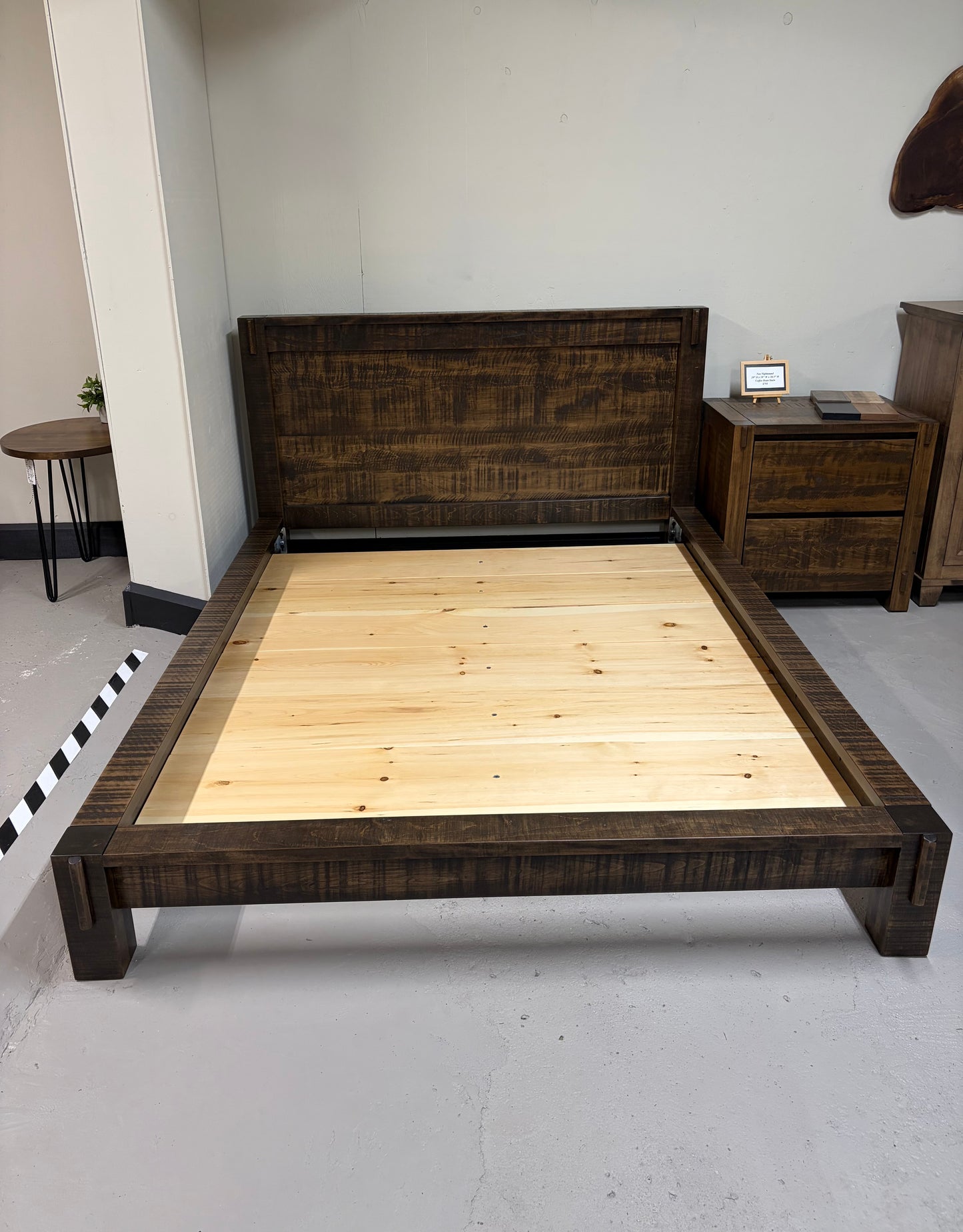 Neo Ambrosia Maple Queen Bed