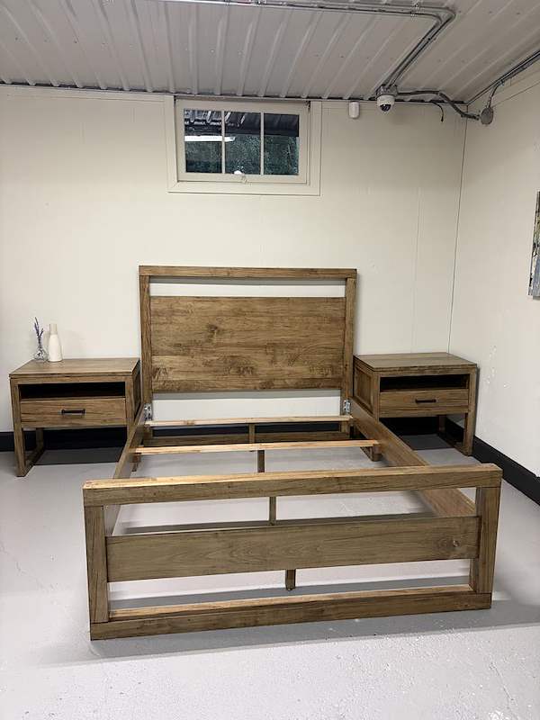 Tempus Ambrosia Maple Queen Bed